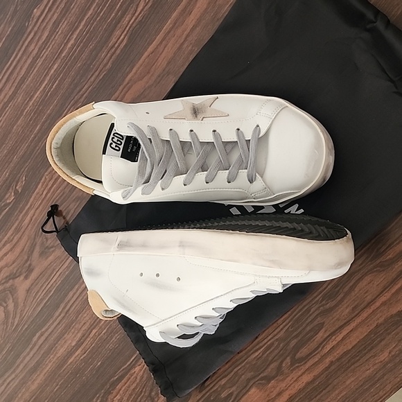 Distressed Dirty Scuffed White Leather Star Sneakers 42 10 Womens Gray Laces - Picture 6 of 17